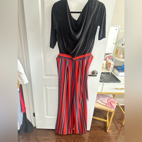Jumpsuit only worn once and in excellent condition - Picture 1 of 3